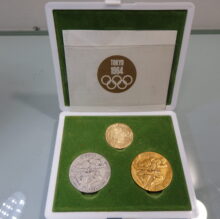 1964年東京オリンピック記念金貨セット　18金フレームメガネ　バカラブレスレッド　ダイヤリング他貴金属　アクセサリー大量