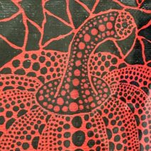 「草間 彌生 かぼちゃ アクリル画」「元永 定正 肉筆画」「平山 郁夫 素描」「田崎 広助 朱富士 油彩画」「宇治山哲平 油彩画」「柚木 沙弥郎 ガラス絵3点」「畦地 梅太郎 ガラス絵 版画」「芹沢銈介 微笑観音 肉筆画」「クロード・ワイズバッシュ 油彩画」その他絵画数点